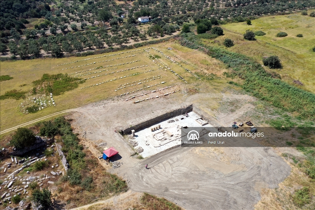 Aydın'daki Zeus Tapınağı'nda "sunak" keşfedildi