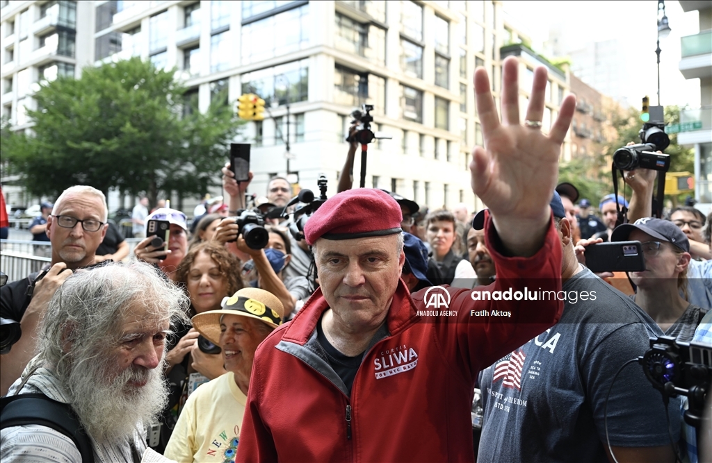 Former mayoral candidate Curtis Sliwa arrested at anti-immigration protest in New York