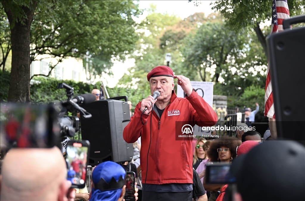 Former mayoral candidate Curtis Sliwa arrested at anti-immigration protest in New York