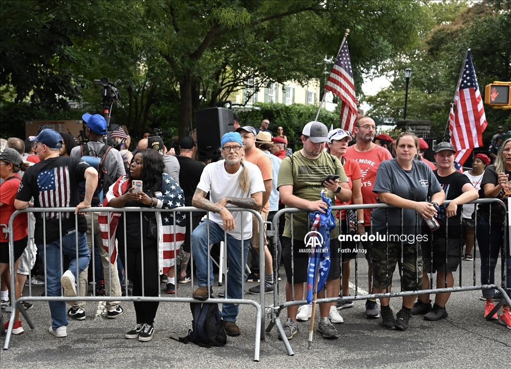 Former mayoral candidate Curtis Sliwa arrested at anti-immigration protest in New York