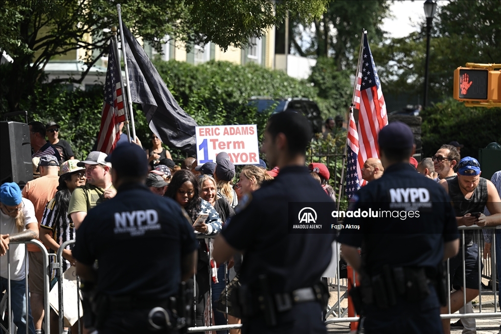 Former mayoral candidate Curtis Sliwa arrested at anti-immigration protest in New York