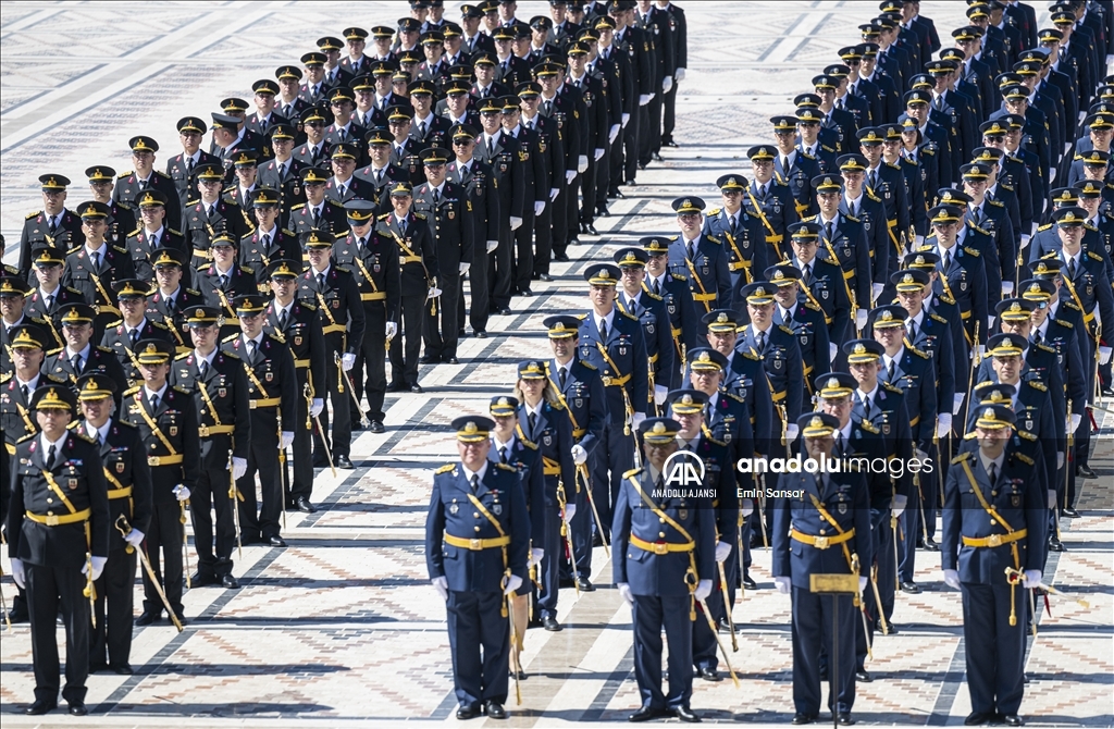 Cumhurbaşkanı Erdoğan başkanlığındaki devlet erkanı, Anıtkabir'i ziyaret etti