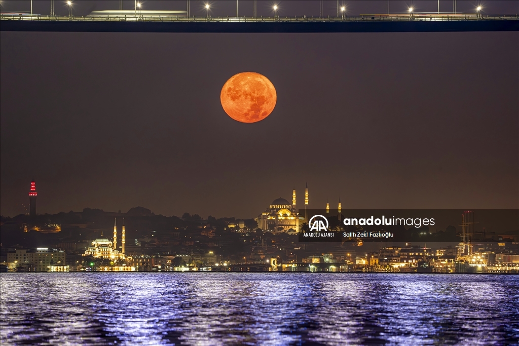 İstanbul'da Süper Ay