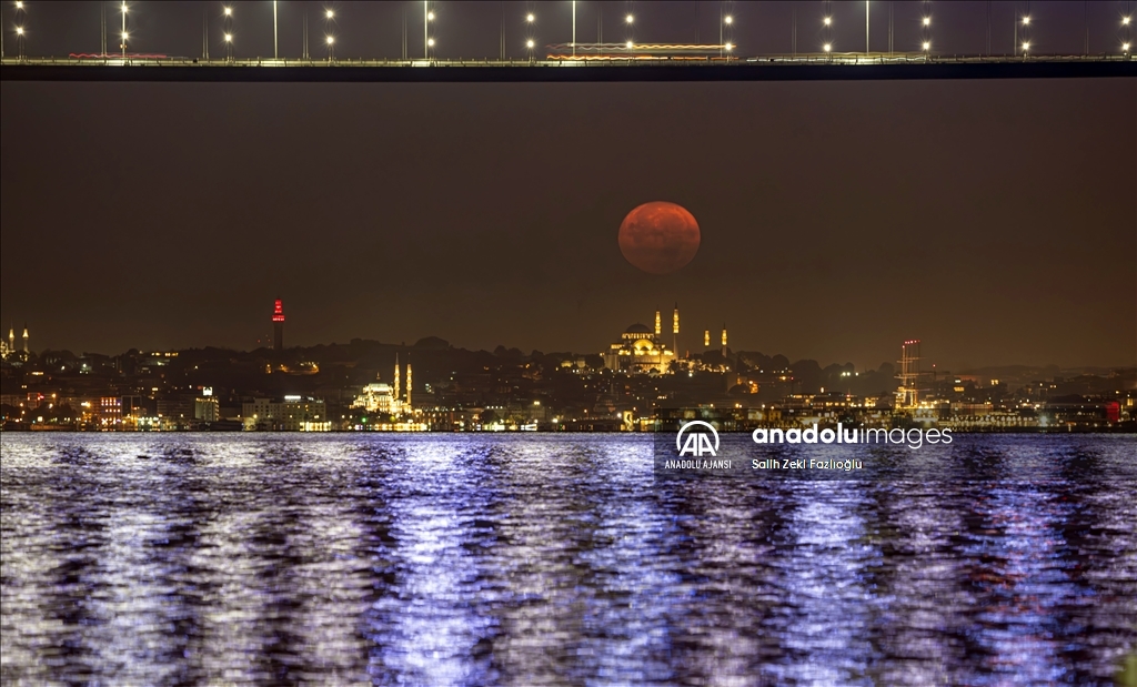 İstanbul'da Süper Ay