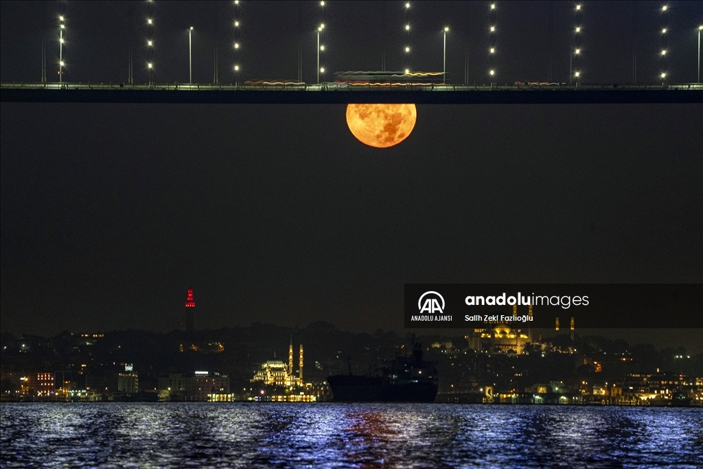 İstanbul'da Süper Ay