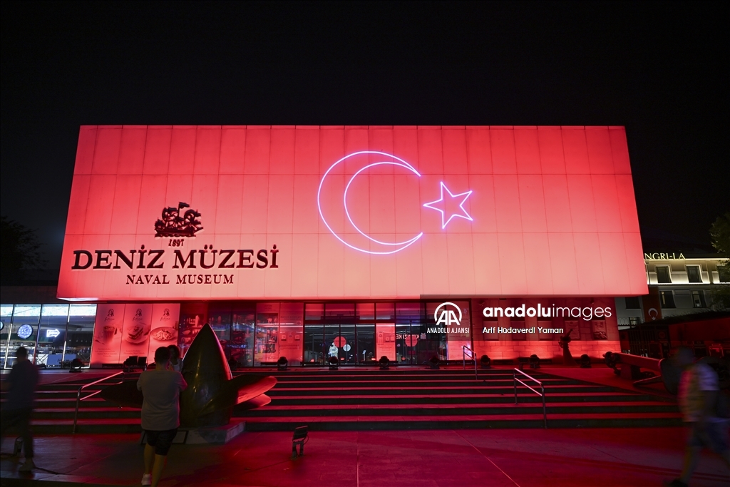 İstanbul'da Büyük Zafer'in 101. yıl dönümü etkinliklerle kutlandı