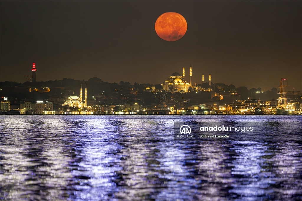 İstanbul'da Süper Ay