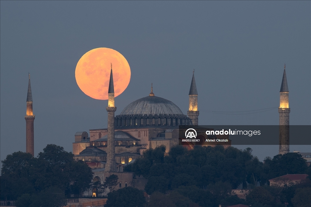 Supermoon in Istanbul