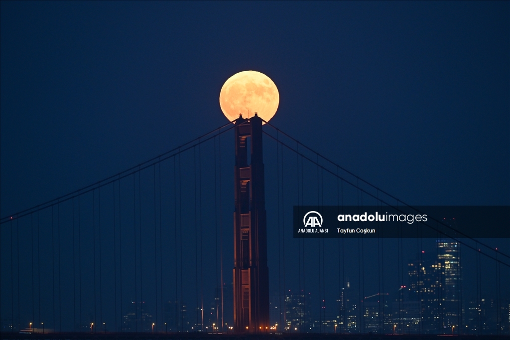 San Francisco'da Süper Ay