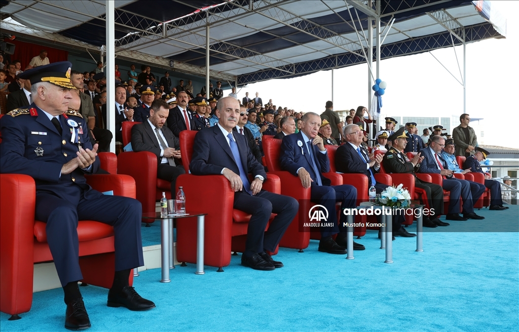 Cumhurbaşkanı Erdoğan, Hava Harp Okulu Komutanlığı diploma ve sancak devir teslim törenine katıldı