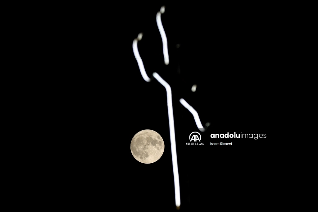 Filistin'de Süper Ay