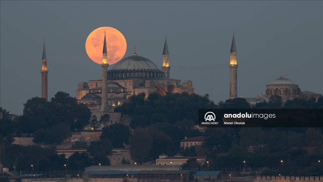 Supermoon in Istanbul