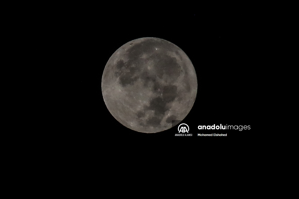 Mısır'da Süper Ay