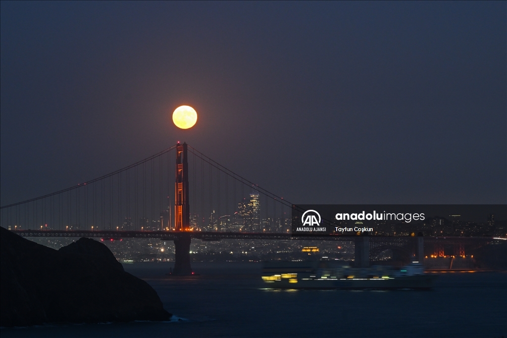 San Francisco'da Süper Ay
