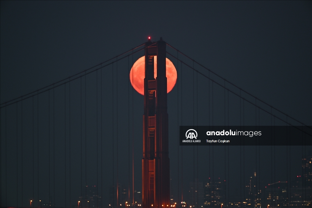 San Francisco'da Süper Ay