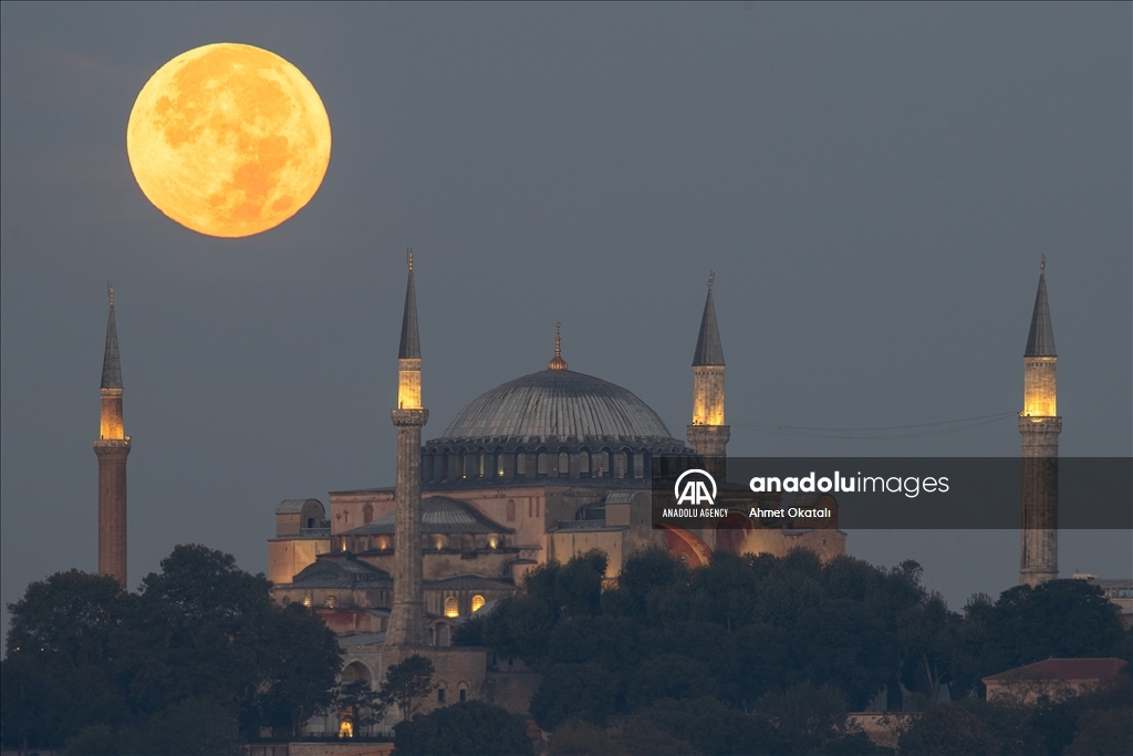 Supermoon in Istanbul