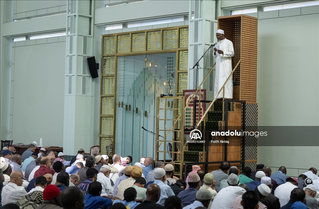 ABD'nin New York şehrinde ezan, cuma namazı için ilk kez açıktan okundu