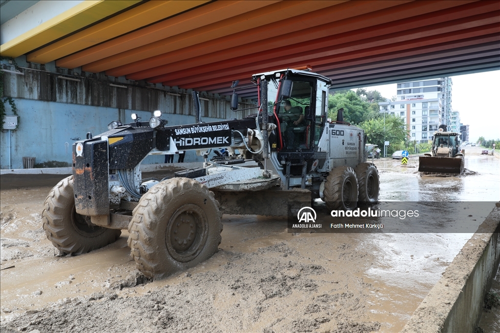 Samsun'daki selin ardından ekipler yaraları sarıyor
