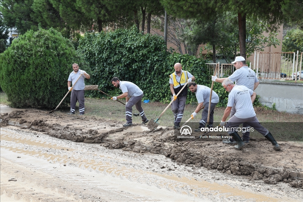 Samsun'daki selin ardından ekipler yaraları sarıyor