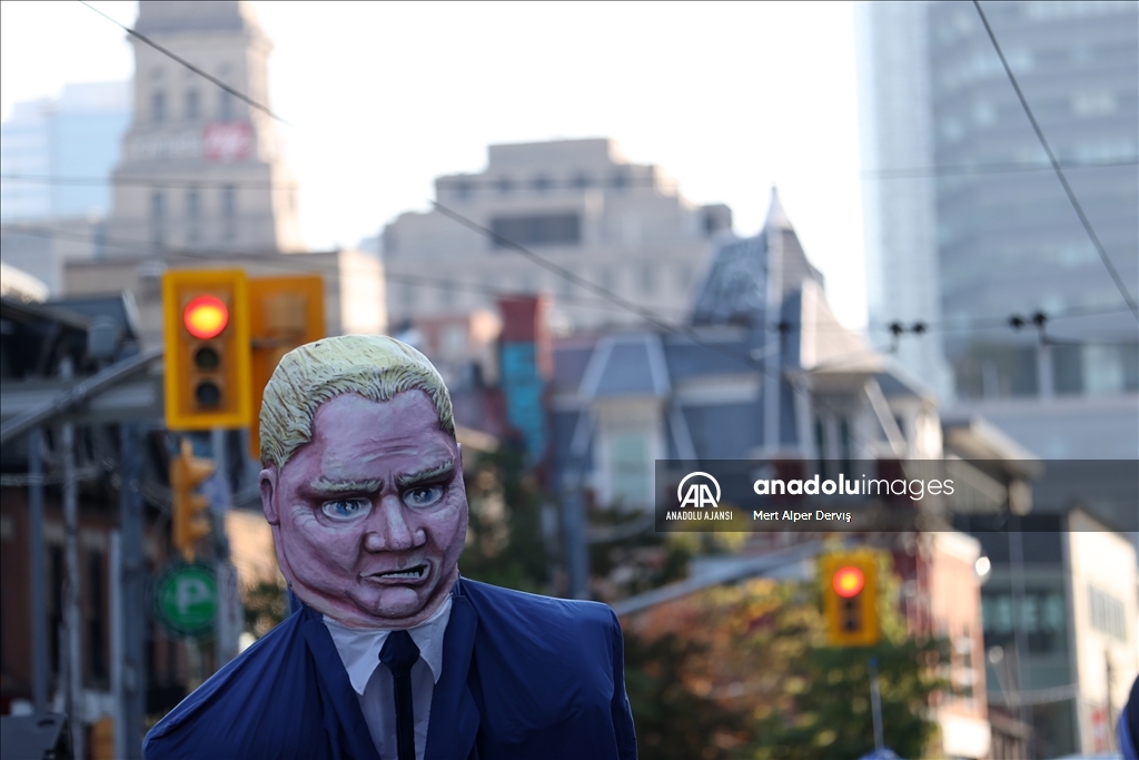 Toronto'da İşçi Bayramı Geçit Töreni düzenlendi