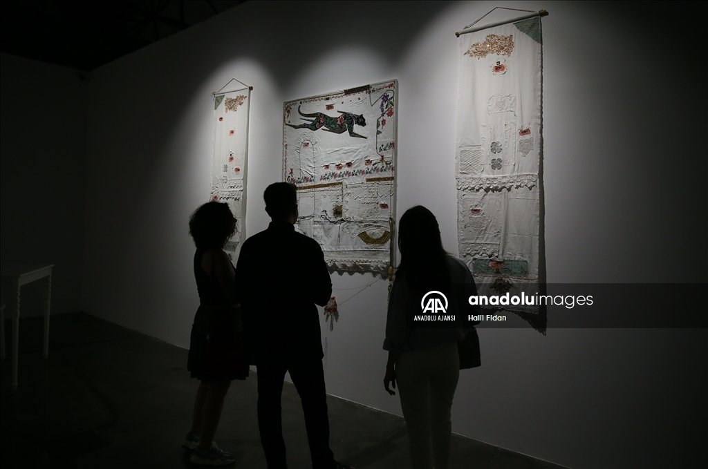 Uluslararası Tekstil Bienali İzmir'de açıldı