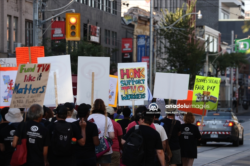Toronto'da İşçi Bayramı Geçit Töreni düzenlendi