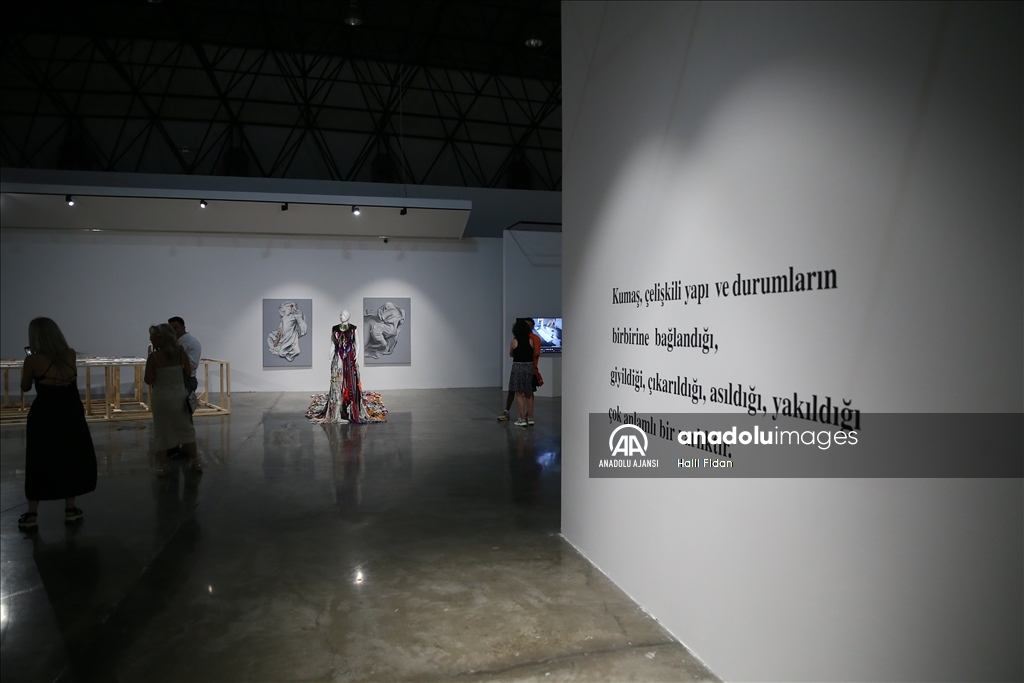 Uluslararası Tekstil Bienali İzmir'de açıldı