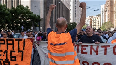 İtalyan hükümetinin işsizlik yardımını kaldırılması Napoli'de protesto edildi
