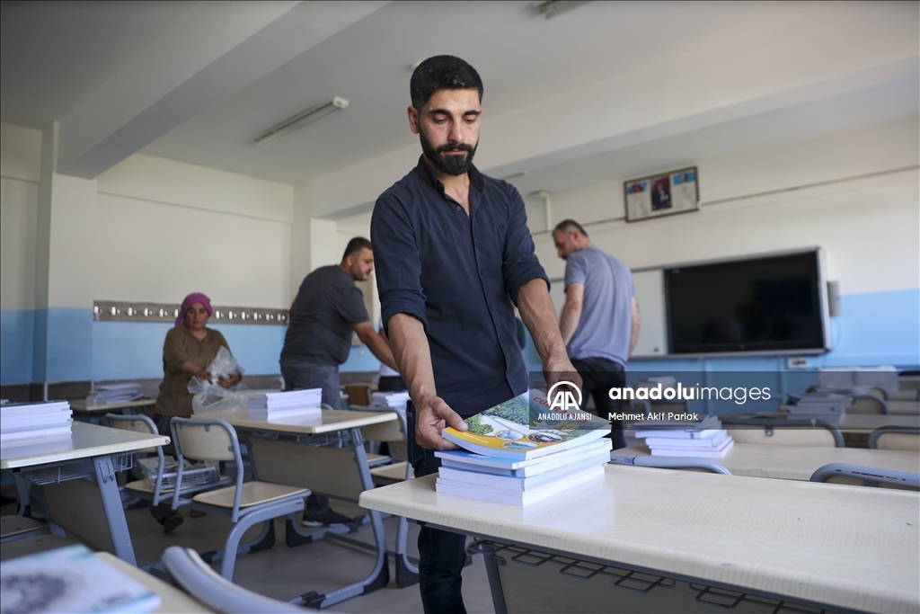 Depremden etkilenen Nurdağı ve İslahiye eğitim ve öğretime hazır
