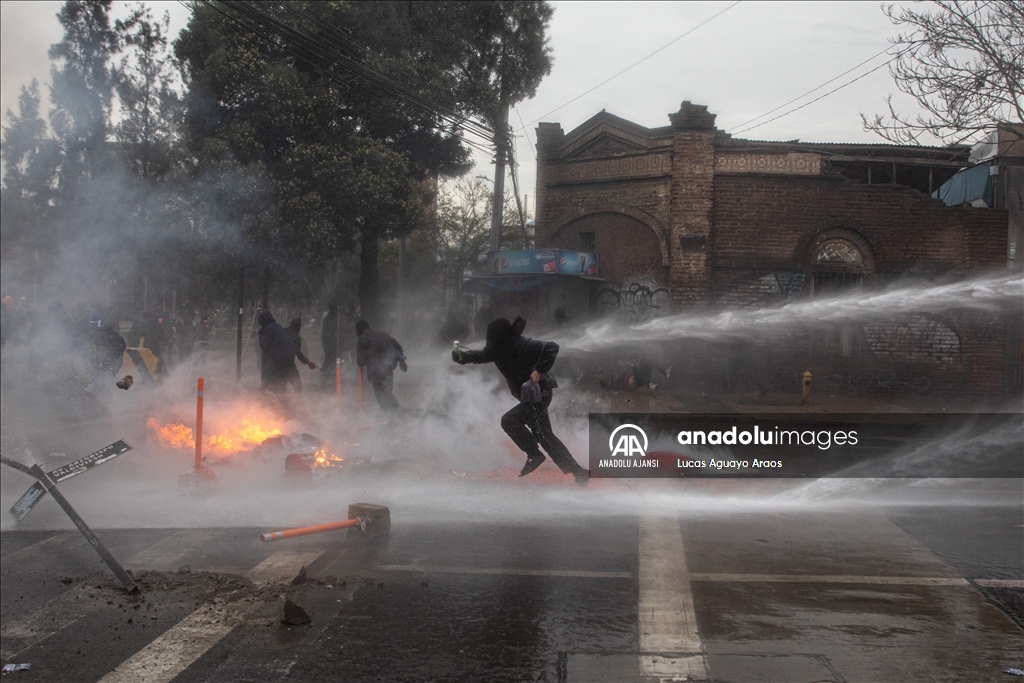 Şili'de Pinochet karşıtı vatandaşlar askeri darbenin 50.yılında protesto gösterisi düzenledi