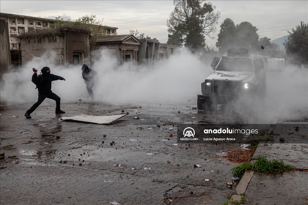 Şili'de Pinochet karşıtı vatandaşlar askeri darbenin 50.yılında protesto gösterisi düzenledi