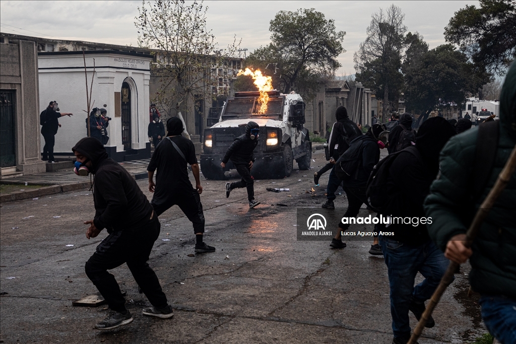 Şili'de Pinochet karşıtı vatandaşlar askeri darbenin 50.yılında protesto gösterisi düzenledi