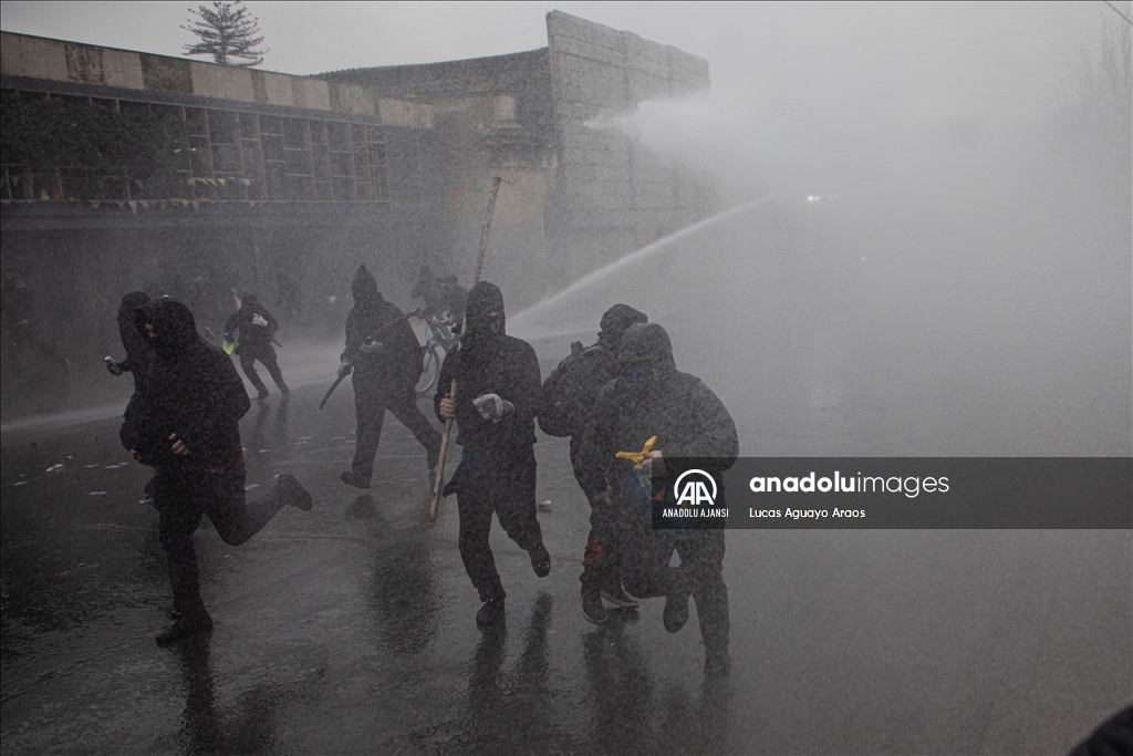 Şili'de Pinochet karşıtı vatandaşlar askeri darbenin 50.yılında protesto gösterisi düzenledi