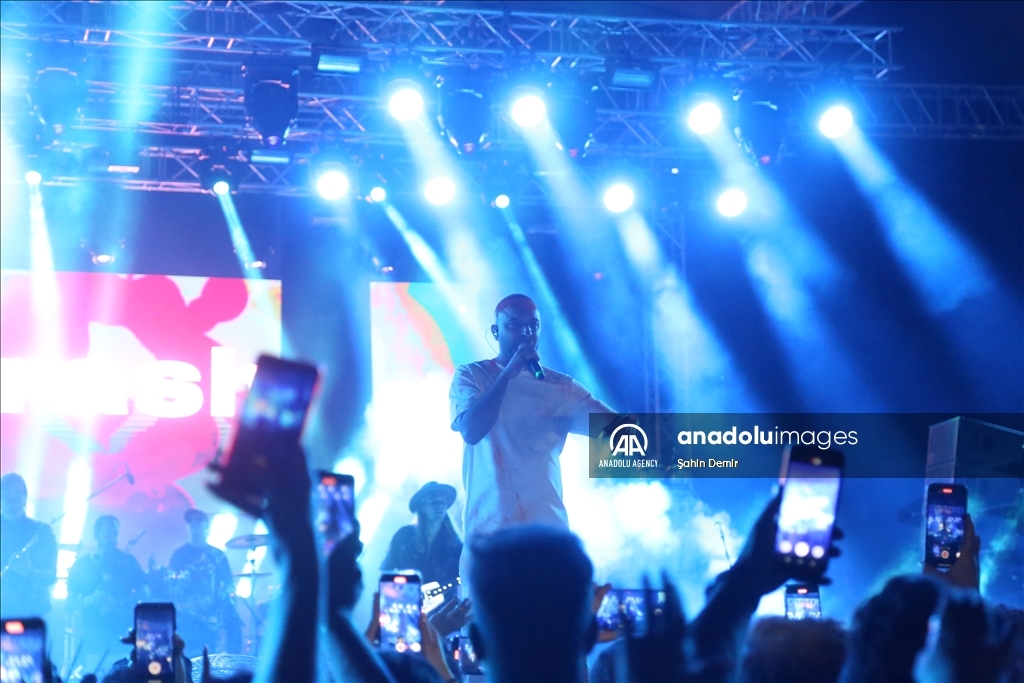 .اجرای آرش و سفو خواننده رپ ترک در فستیوال رنگ استانبول