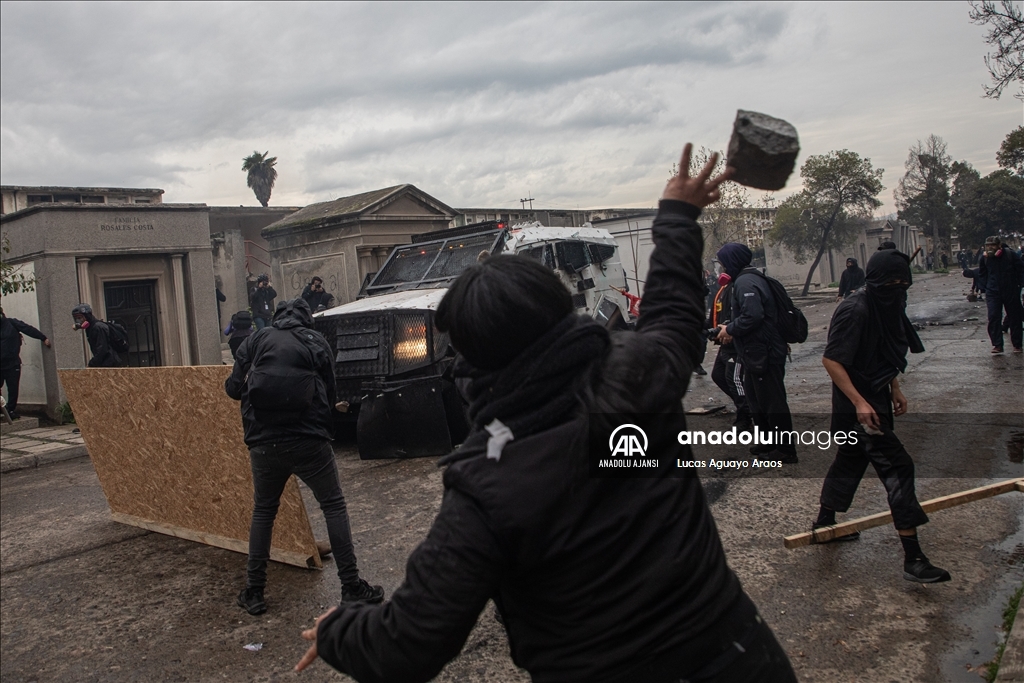 Şili'de Pinochet karşıtı vatandaşlar askeri darbenin 50.yılında protesto gösterisi düzenledi