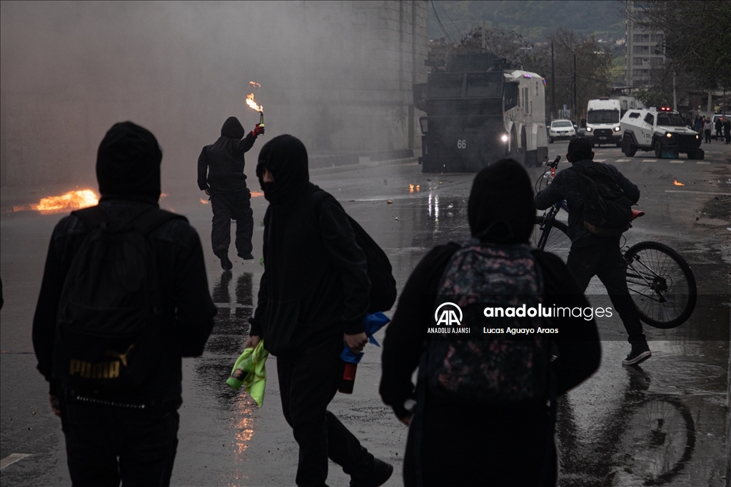 Şili'de Pinochet karşıtı vatandaşlar askeri darbenin 50.yılında protesto gösterisi düzenledi