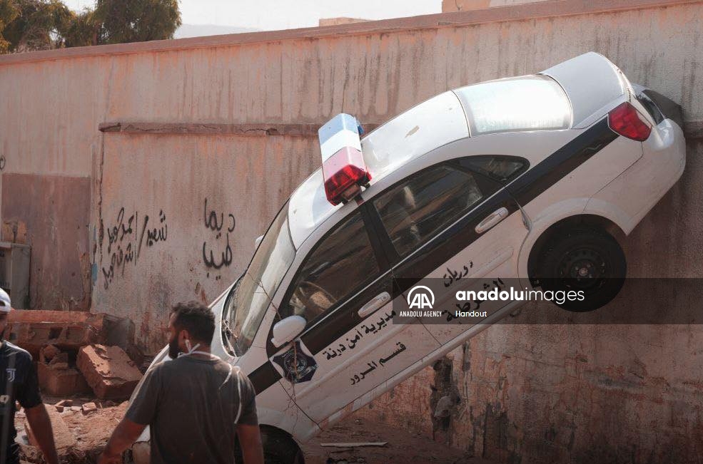 مسؤولون ليبيون: أكثر من ألفي قتيل جراء إعصار "دانيال" في درنة