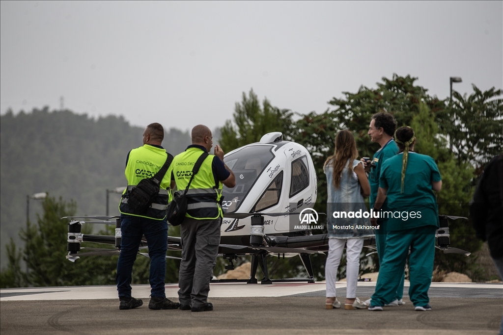 İsrail'de trafik sıkışıklığına çözüm getirmek amacıyla geliştirilen taksi dron test edildi