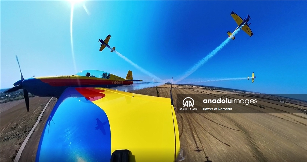 Gökyüzü akrobasi timi "Romanya'nın Şahinleri" ülke ülke dolaşarak adrenalin yaşatıyor