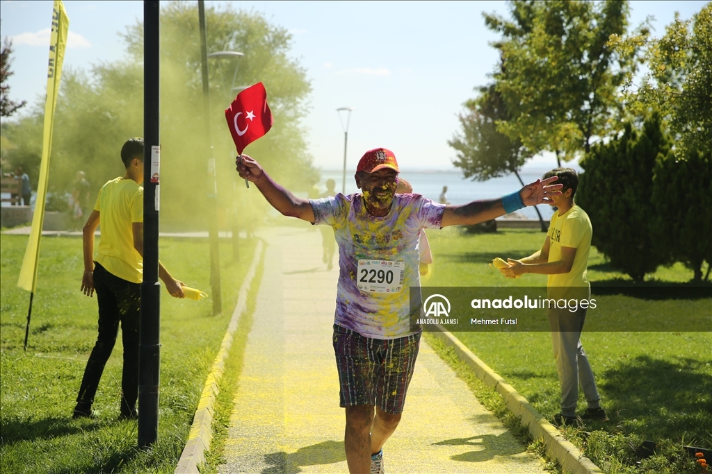 Ankara'da "renkli koşu" festivali