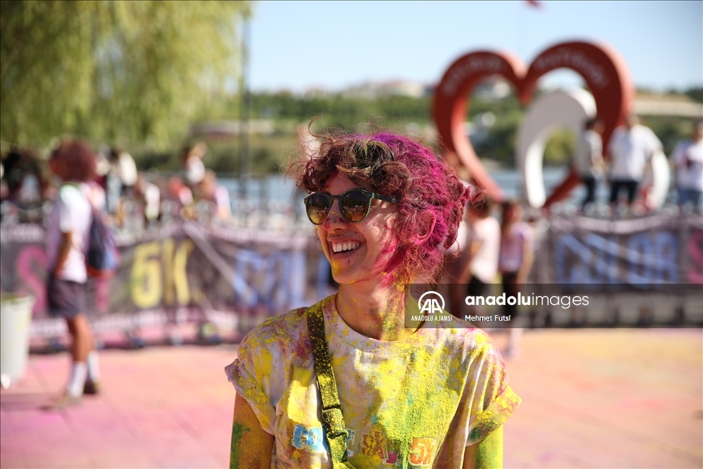 Ankara'da "renkli koşu" festivali