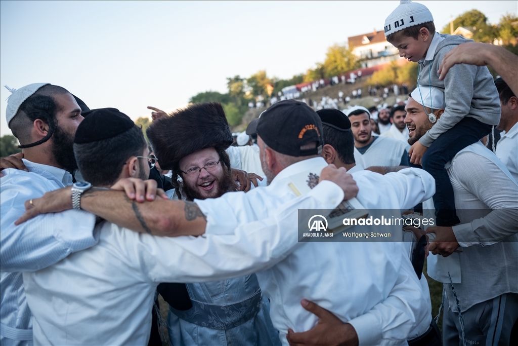 Yahudilerin Roş Aşana Bayramı kutlamaları Ukrayna'nın Uman kentinde devam ediyor