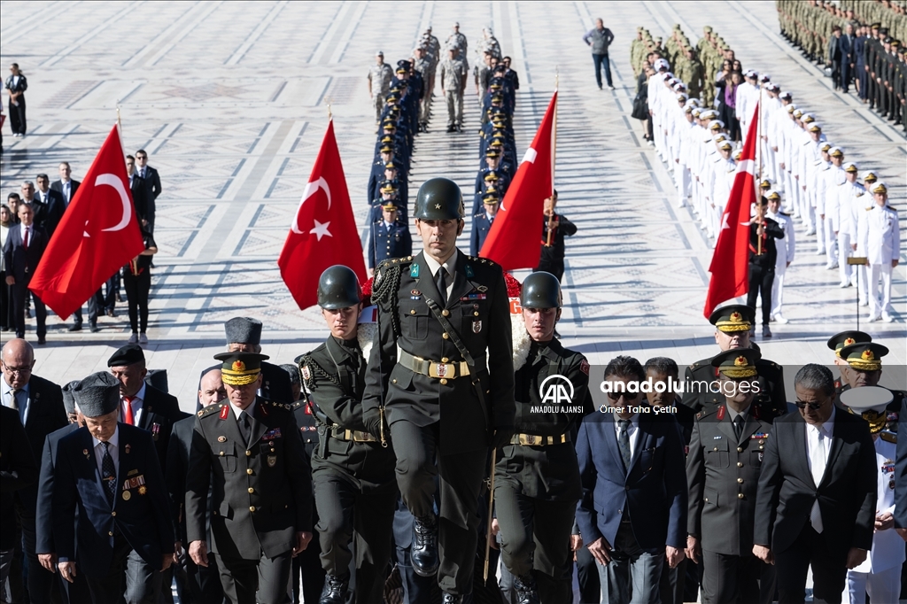 Türkiye Muharip Gaziler Derneği'nden "Gaziler Günü"nde Anıtkabir'e ziyaret