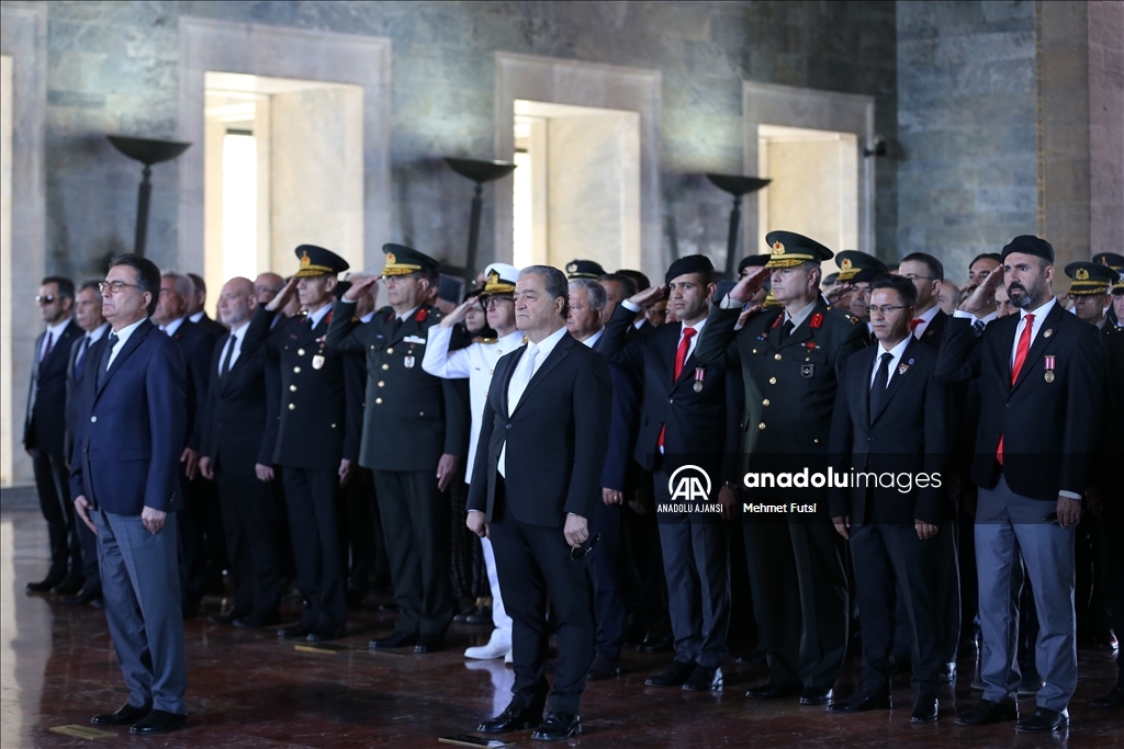 Türkiye Muharip Gaziler Derneği'nden "Gaziler Günü"nde Anıtkabir'e ziyaret