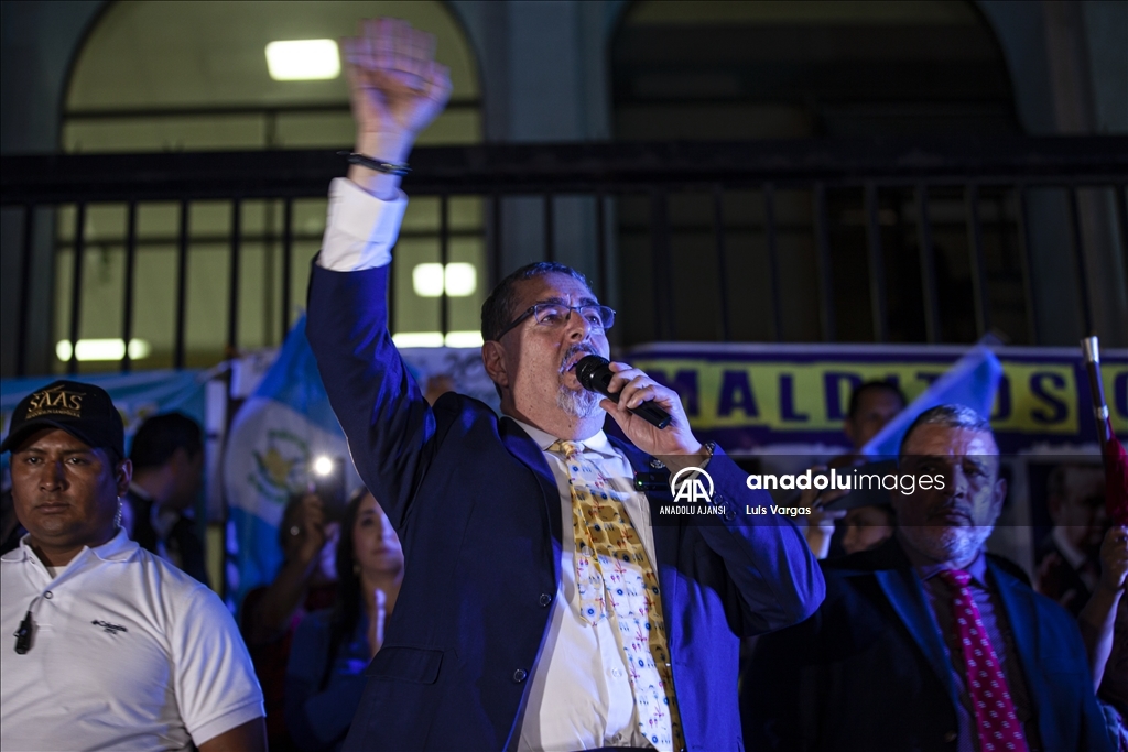 Bernardo Arevalo seçimde usulsüzlük gerekçesiyle Anayasa Mahkemesine başvuru yaptı
