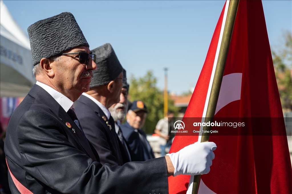 Türkiye Muharip Gaziler Derneği'nden "Gaziler Günü"nde Anıtkabir'e ziyaret