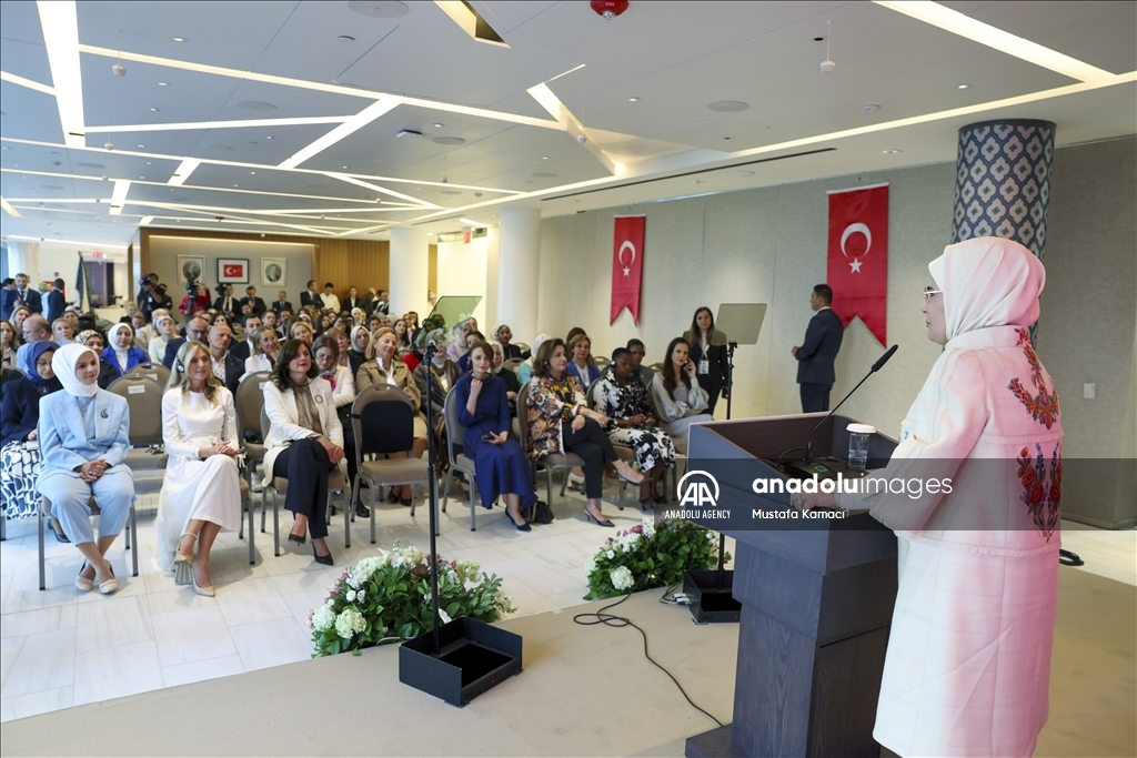 Turkish first lady Emine Erdogan promotes Anatolian products to other countries' first ladies at the Turkish House