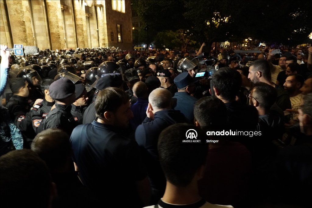 В Ереване полиция задержала участников протестов