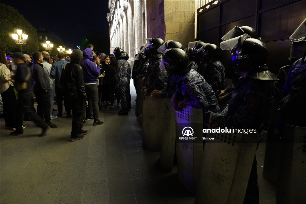В Ереване полиция задержала участников протестов
