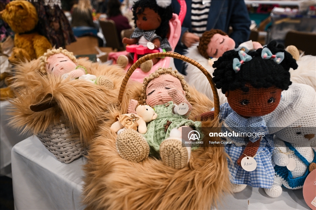 Antika bebekler Dünya Oyuncak Bebek Gününde sergilendi